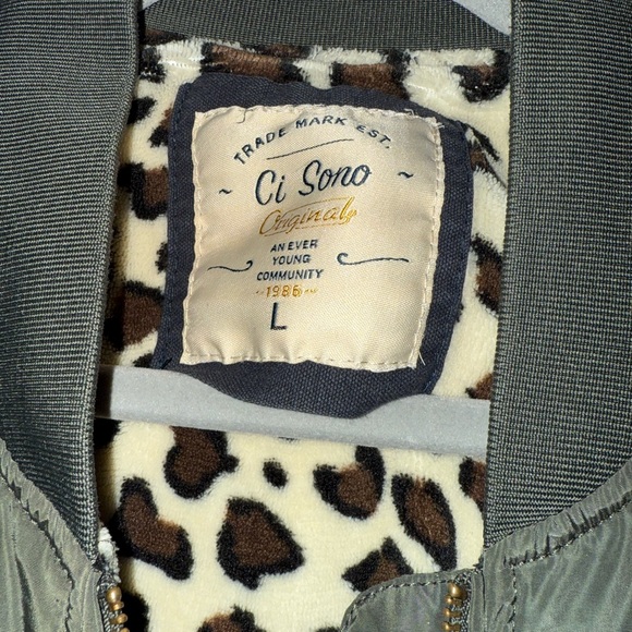 Olive Green Bomber Jacket with Leopard Lining - Picture 2 of 3